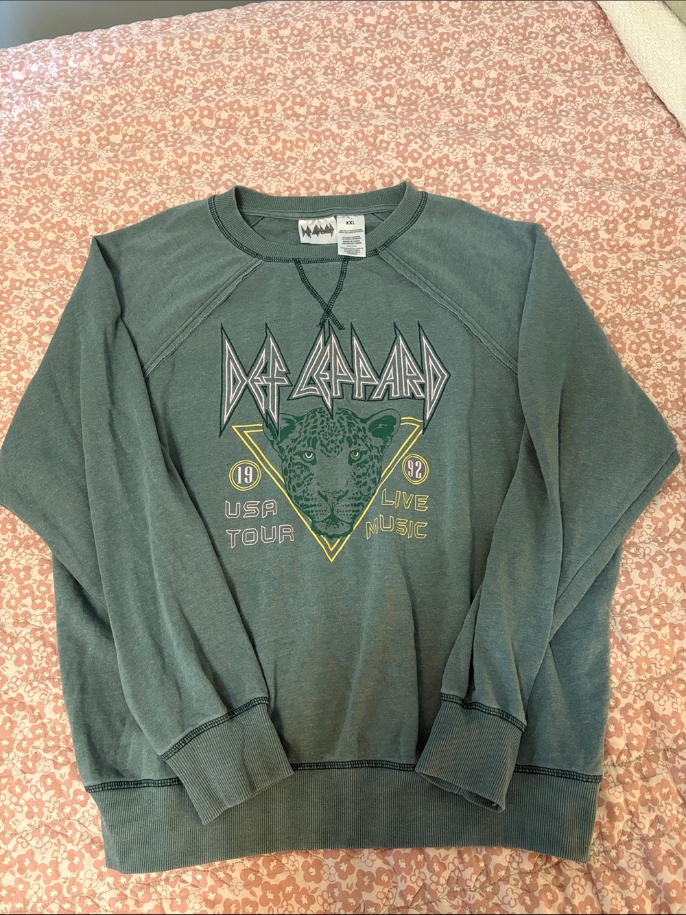 Def Leppard Green Crewneck Graphic Sweatshirt